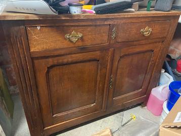 Kleine antieke meubels beschikbaar voor biedingen