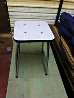 Vintage tabouret, Huis en Inrichting, Stoelen, Ophalen, Gebruikt, Wit, Metaal