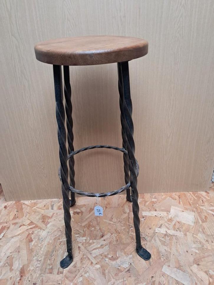 2 barkrukken met draaipoten. 25€ per stuk, Huis en Inrichting, Krukjes, Zo goed als nieuw, Ophalen