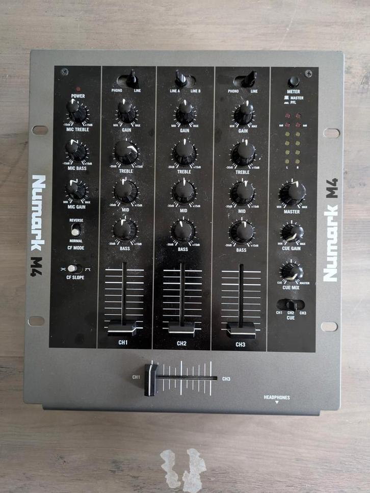 Numark m4, Muziek en Instrumenten, Mengpanelen, Zo goed als nieuw, Ophalen