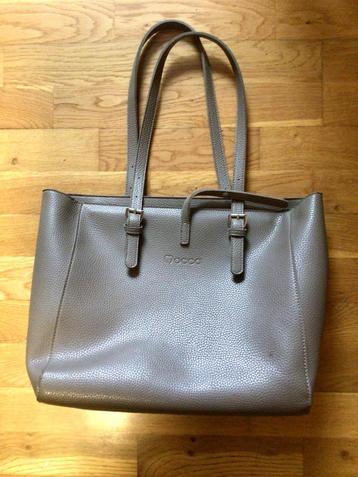 Tas voor dames beschikbaar voor biedingen