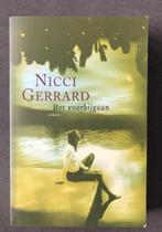 Roman: Nicci Gerard - Het voorbijgaan, Ophalen of Verzenden, Zo goed als nieuw