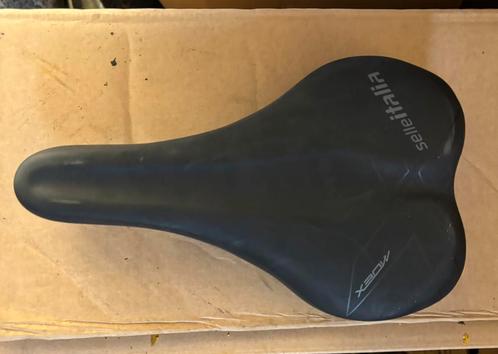 Selle Italia X-Bow saddle, Fietsen en Brommers, Fietsaccessoires | Fietsenrekken, Nieuw, Ophalen of Verzenden