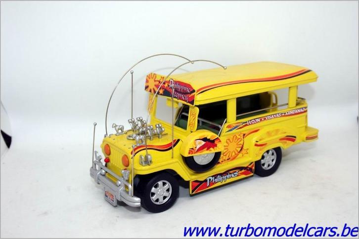 Philippine Jeepney +- 1/18, Hobby en Vrije tijd, Modelauto's | 1:18, Zo goed als nieuw, Auto, Overige merken, Ophalen of Verzenden