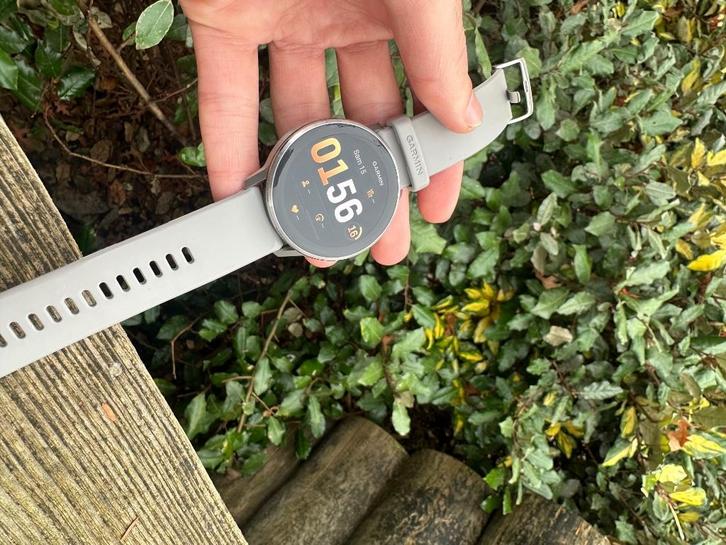 Garmin Venu 4 45 mm, Handtassen en Accessoires, Sporthorloges, Zo goed als nieuw, Android, Grijs, Afstand, Calorieverbanding, Conditie