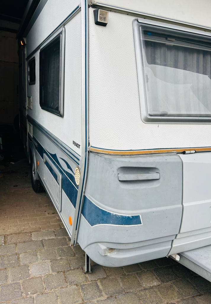 Fendt 410 caravan met stapelbed, Caravans en Kamperen, Caravans, Particulier, Fendt, Stapelbed, Ophalen