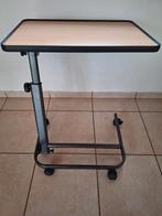 KANTELBARE EN IN HOOGTE VERSTELBARE TAFEL, Computers en Software, Laptoptafels, Ophalen, Zo goed als nieuw, In diepte verstelbaar