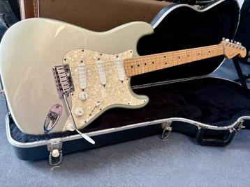 Fender Stratocaster Plus Deluxe 1997 + originele case beschikbaar voor biedingen