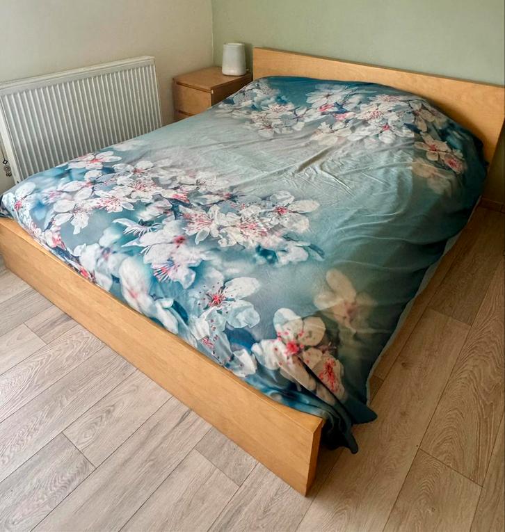 Bed 160x200cm incl lattenbodems (en matras), Huis en Inrichting, Slaapkamer | Bedden, Gebruikt, Tweepersoons, 160 cm, 200 cm, Hout