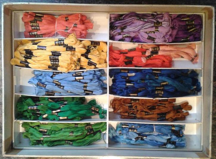 Nouveau - Fil à broder - D.M.C. & autres marques - 1 €/pièce, Hobby & Loisirs créatifs, Broderie & Machines à broder, Neuf, Fil à broder ou Soie