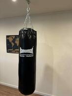 Boksbal Hanumat 120cm lang met ophangsysteem, Sports & Fitness, Boxe, Enlèvement, Comme neuf, Punching-ball