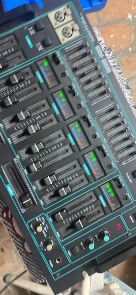 Realistic SSM-2200 stereo mixer, Muziek en Instrumenten, Mengpanelen, Gebruikt, 5 tot 10 kanalen, Microfooningang, Ophalen