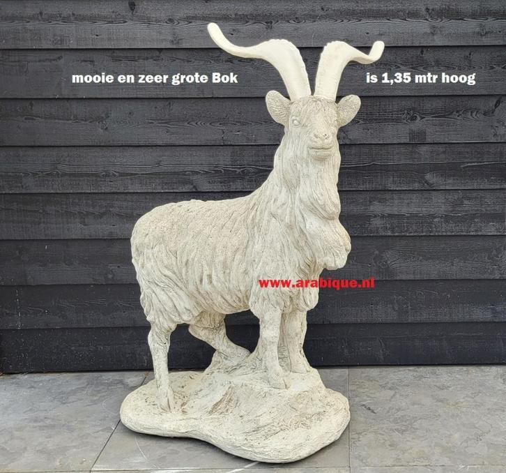 Bok  en varken - zeug, Tuin en Terras, Tuinbeelden, Zo goed als nieuw, Dierenbeeld, Beton, Ophalen