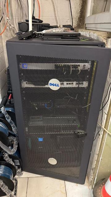 Rack Serveur beschikbaar voor biedingen