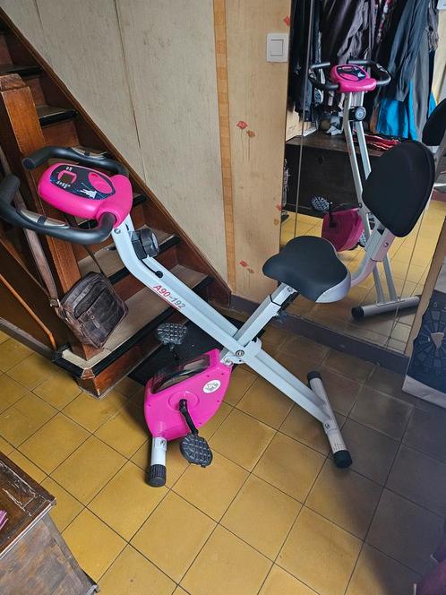 Vélo d’appartement région Charleroi ou Philippeville, Sports & Fitness, Gymnastique