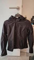 Richa dames moterjas, Enlèvement, Femmes