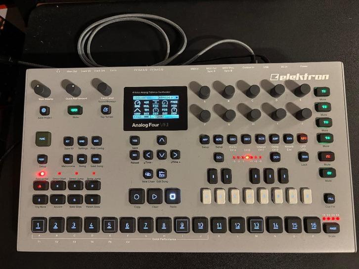 Elektron Analog Four MKII, Muziek en Instrumenten, Synthesizers, Zo goed als nieuw, Overige aantallen, Overige merken, Ophalen of Verzenden