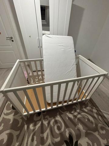 Lit bebe avec matelas, Enlèvement, Utilisé, Lit