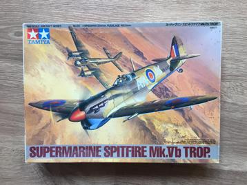 TAMIYA 61035 Spitfire MkVb Trop 1/48 + EDUARD FE 256, Comme neuf, Avion
