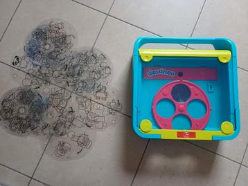 Dessineo lichtbak om mooie tekeningen te maken beschikbaar voor biedingen