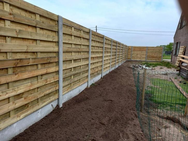 Beton-, houten of harde omheiningen —Levering en installatie, Tuin en Terras, Gras en Kunstgras, Zo goed als nieuw, Ophalen of Verzenden