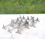 12 porte couvert en métal, Antiquités & Art, Enlèvement ou Envoi