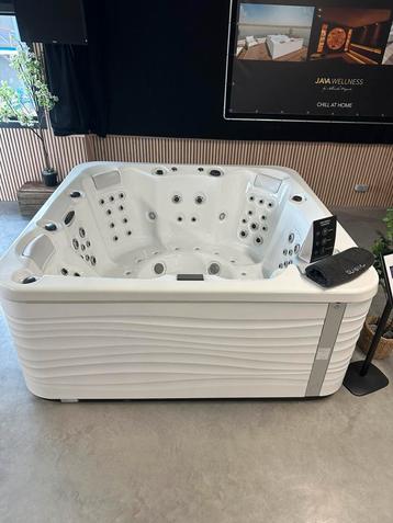 Luxe Aquavia spa’s beschikbaar voor biedingen