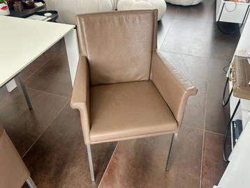 Lot de 6 chaises Bert Plantagie “Groove” avec accoudoirs beschikbaar voor biedingen