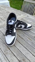 Nike Dunk Low Panda 42.5, Comme neuf, Baskets, Noir, Enlèvement ou Envoi