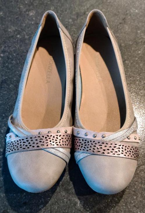 Grijze ballerina's maat 37, Vêtements | Femmes, Chaussures, Comme neuf, Ballerines, Gris, Enlèvement