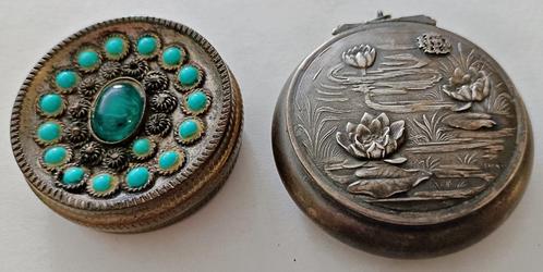 Boite à bijoux / pilulier métal turquoises nénuphars vintage, Collections, Boîte en métal, Utilisé, Autre, Autres marques, Enlèvement ou Envoi