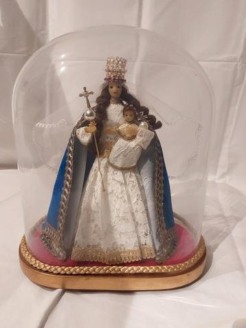 Stolp met Maria beeld en kind 5 beschikbaar voor biedingen