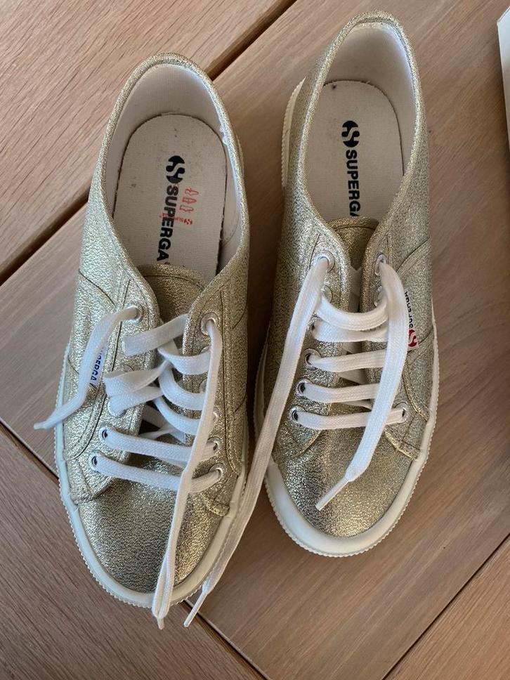 SUPERGA SNEAKERS LAMEW GOUD MAAT 39 NIEUW, Kleding | Dames, Schoenen, Sneakers, Ophalen of Verzenden