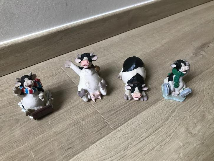 Set van 4 koe beeldjes, Verzamelen, Beelden en Beeldjes, Zo goed als nieuw, Dier, Ophalen of Verzenden