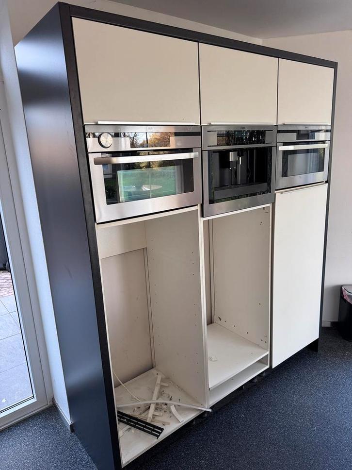 Aeg aparatuur met keuken kast., Huis en Inrichting, Kasten | Roldeurkasten en Archiefkasten, Zo goed als nieuw, 200 cm of meer