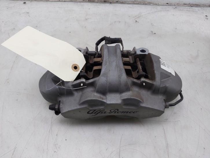 REMKLAUW LINKS VOOR Stelvio (949) (|00522004100|52200410|), Auto-onderdelen, Remmen en Aandrijving, Alfa Romeo, Gebruikt