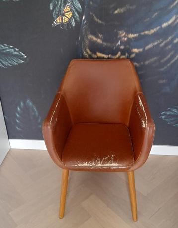 Lederen stoel beschikbaar voor biedingen