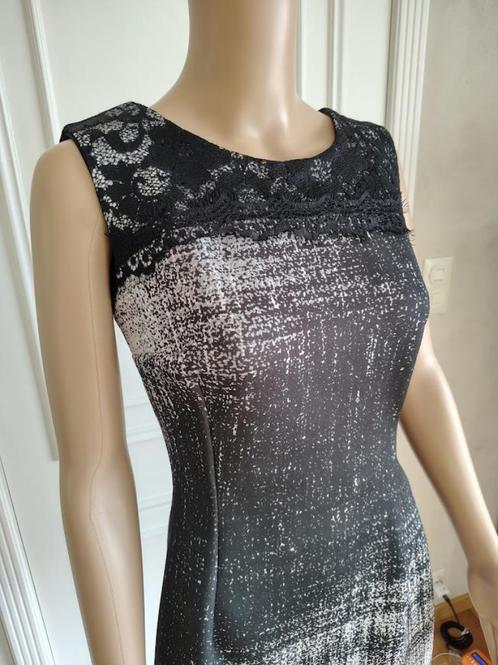 Kleedje van rinascimento met kanten onderzijde  Maat small, Kleding | Dames, Jurken, Verzenden