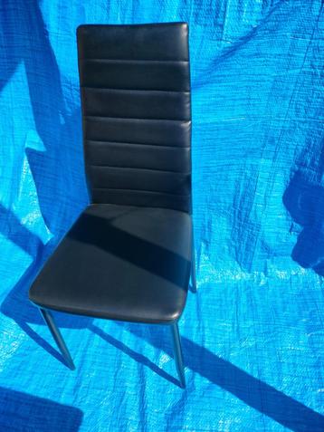 Lots de 6 chaises noires beschikbaar voor biedingen