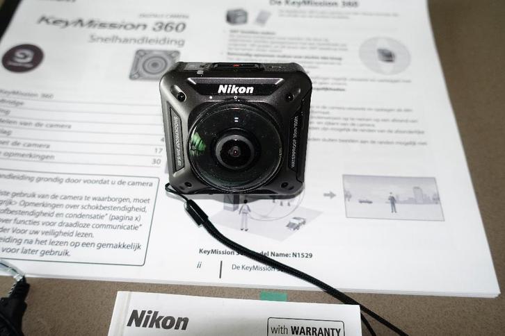 Nikon Keymission 360 neemt foto of film rondom 360graden, TV, Hi-fi & Vidéo, Appareils photo numériques, Comme neuf, Compact, Nikon