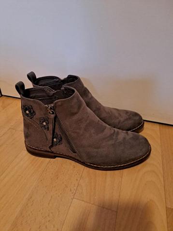 Maat 38 Mooie schoenen grijs met bloemetjes beschikbaar voor biedingen