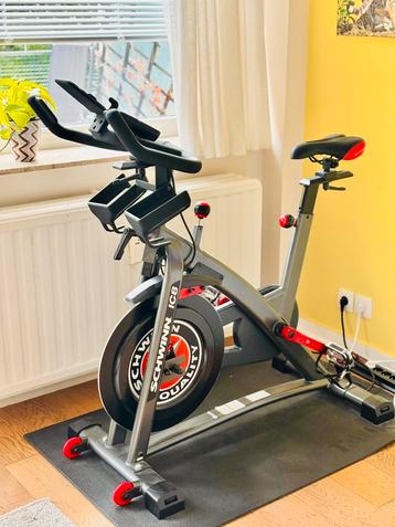 Velo Spinning / Biking - Schwinn IC8 beschikbaar voor biedingen