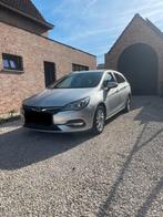 OPEL ASTRA SPORT TOURER 2020, Auto's, Opel, Te koop, Zilver of Grijs, Benzine, Break