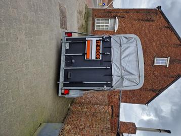 Paardentrailer henra, Ophalen of Verzenden, Zo goed als nieuw, Hout, 2-paards trailer