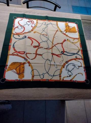 Sjaal 8 beschikbaar voor biedingen