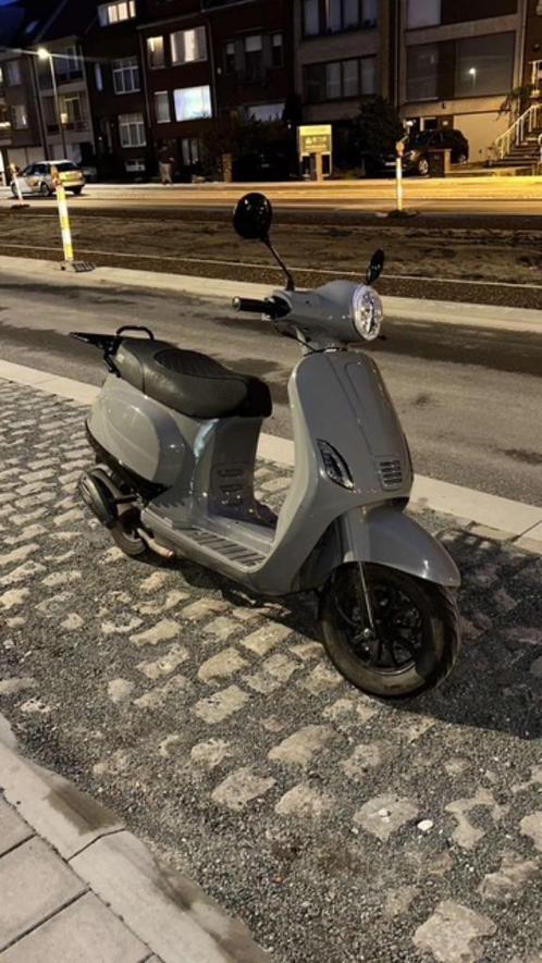 GTS Toscana, Fietsen en Brommers, Snorfietsen en Snorscooters, Zo goed als nieuw, Overige merken, Benzine, Ophalen