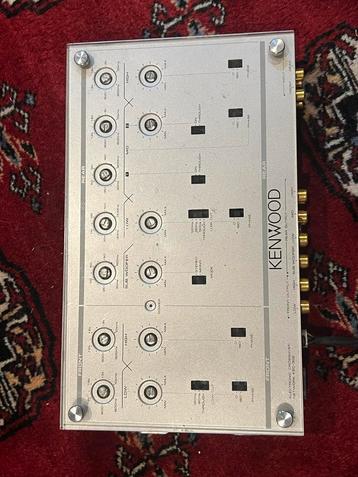 Kenwood KEC-302 netwerkcrossover beschikbaar voor biedingen