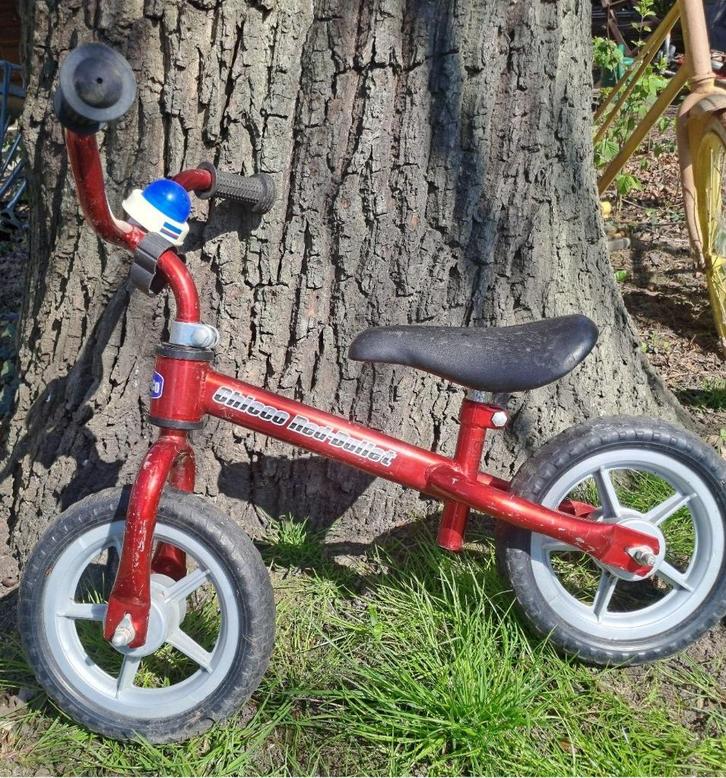 Vélo d'équilibre Chicco Red Bullet, Enfants & Bébés, Jouets | Extérieur | Véhicules & Draisiennes, Utilisé, Vélo d'équilibre, Enlèvement