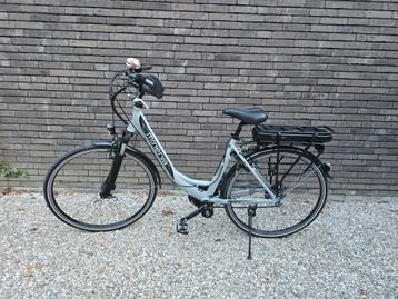 Elektrische damesfiets met 248km - nauwelijks gebruikt beschikbaar voor biedingen