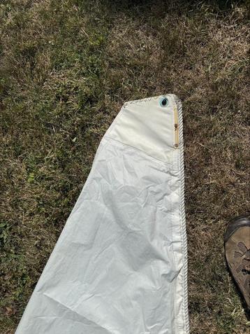 490 rubberbootzeil beschikbaar voor biedingen